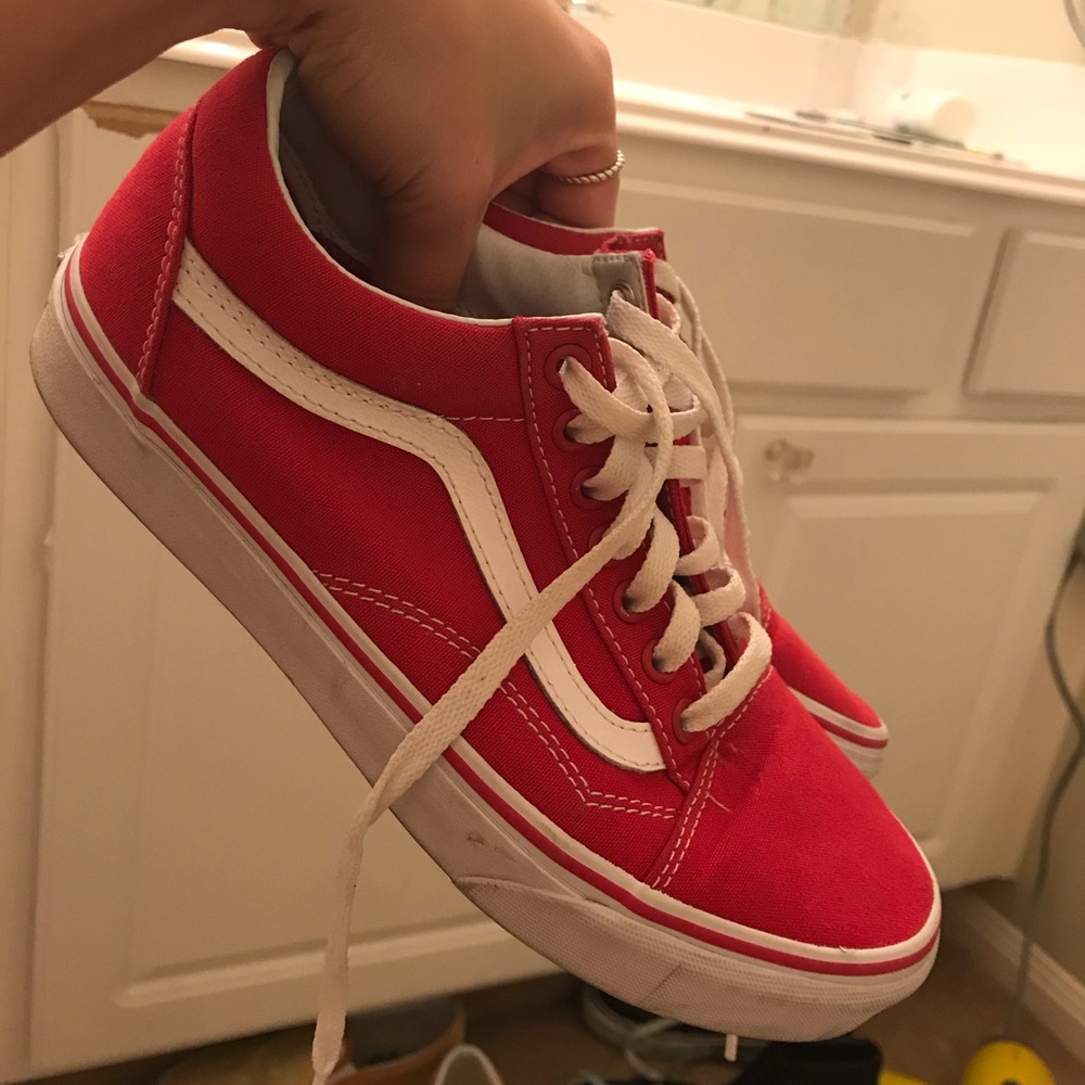 Oldskool red vans